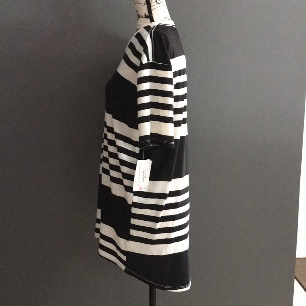 Black & White Striped Short-sleeved unisex tee | LuLaRoe Hudson - Picture 5 of 9